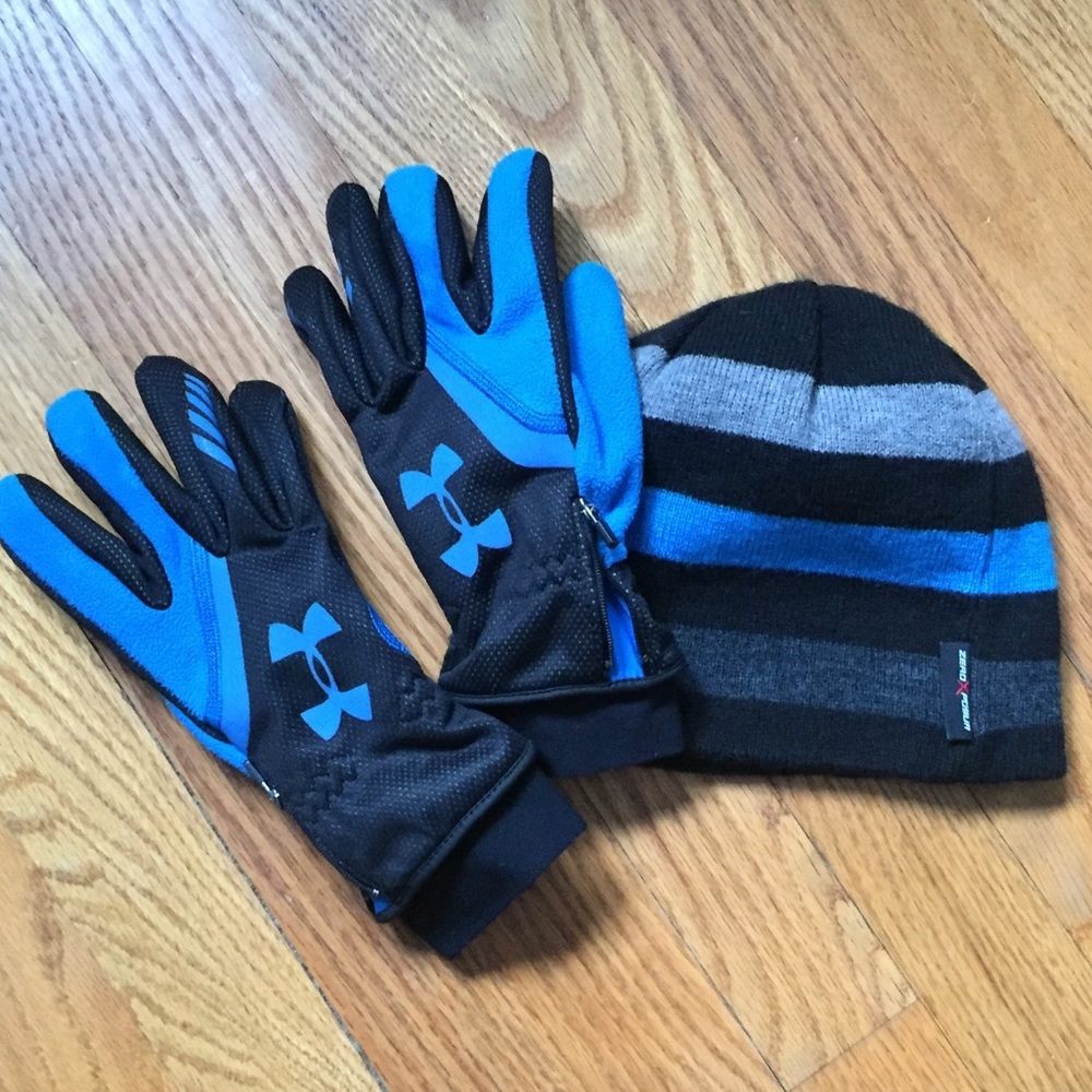 Bundle of Gloves and hat